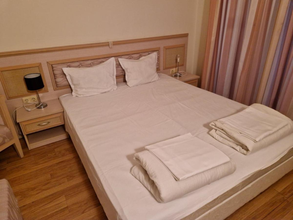 Bendita Mare Family Apartments Golden Sands Exterior photo